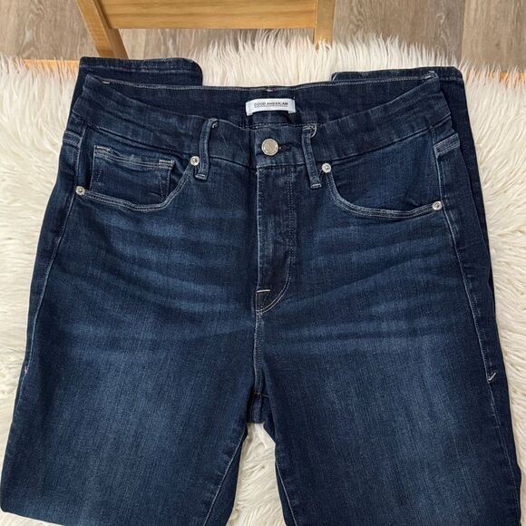 Good American Indigo Legs Crop Jeans - Picture 4 of 12